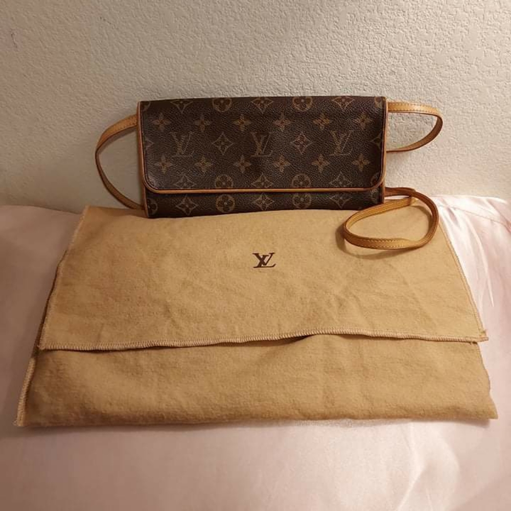 LV Pochette Twin GM